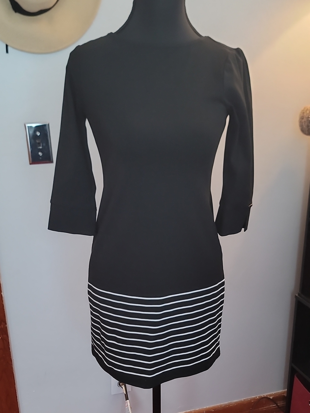 White House Black Market Black Mini Dress White Striped Hem size xxsmall petite
